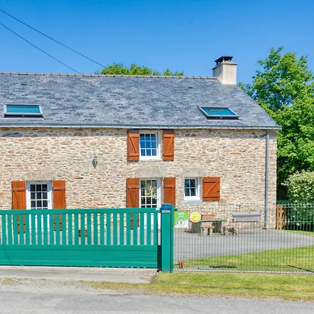 Maison Avec Grand Jardin 10km Ferel